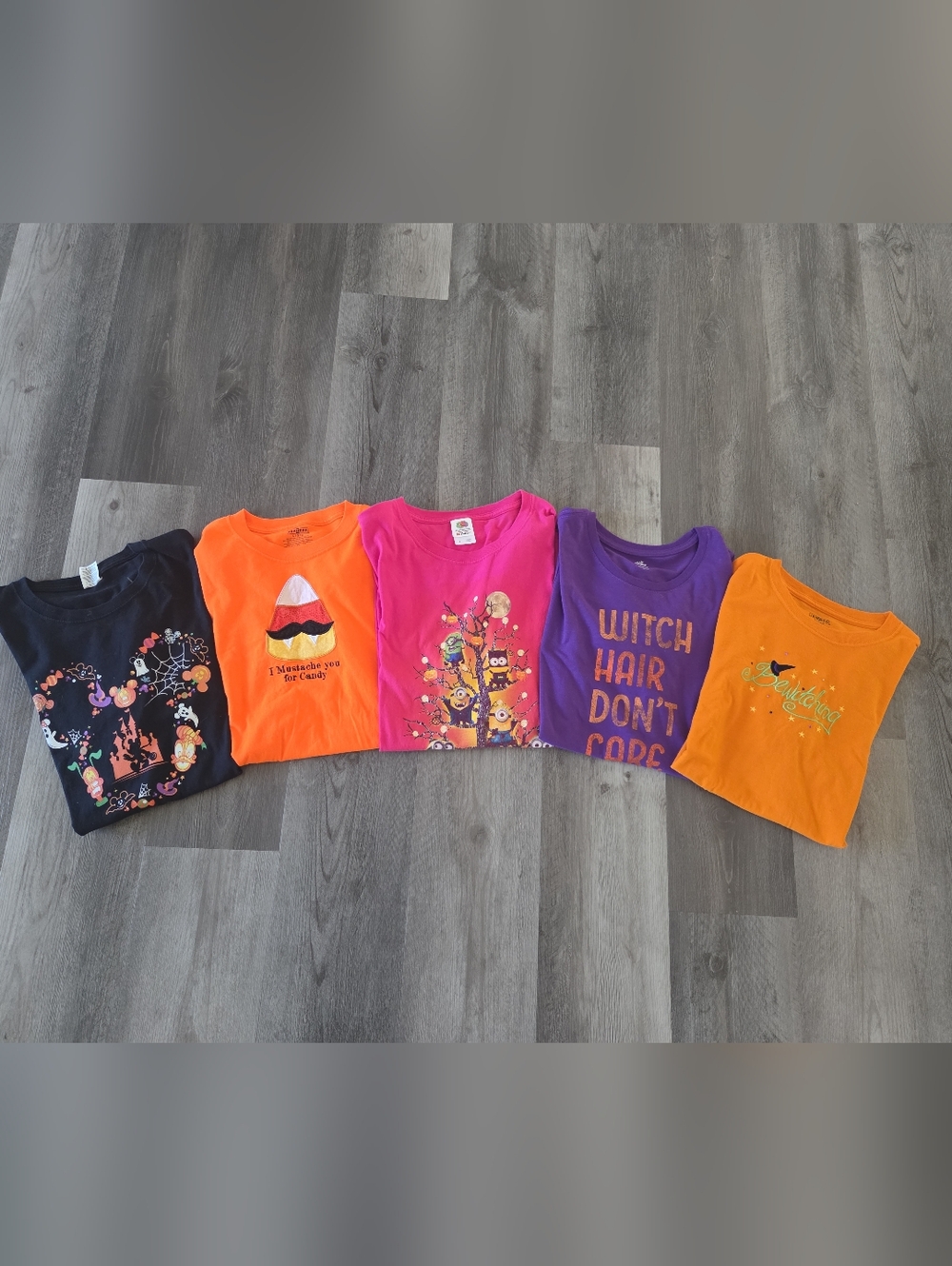 Halloween Graphic Tee Bundle Women’s Large Disney/Minions